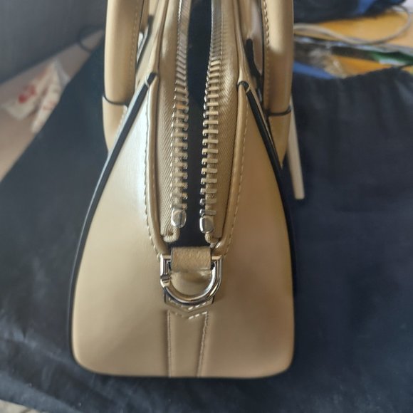BRAND NEW GIVENCHY SMALL SLICK ANTIGONA LEATHER SATCHEL - Picture 5 of 7